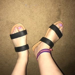 ADORABLE black sandals!
